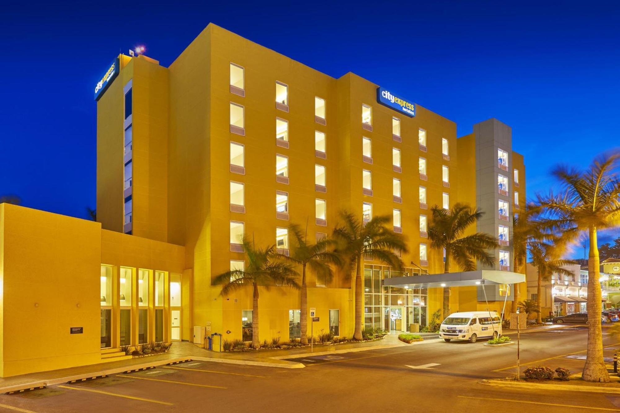 City Express By Marriott Tampico Hotel Exterior photo